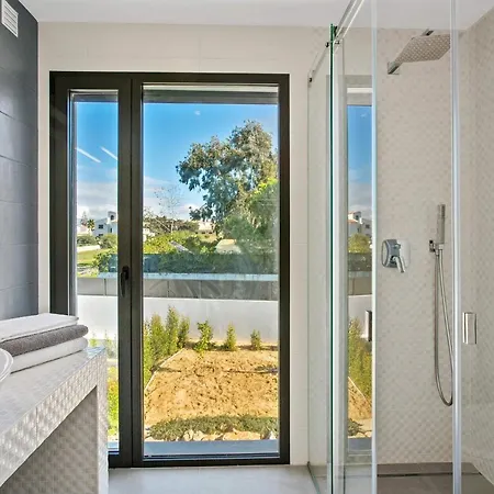 Ohana * Αλμπουφέιρα